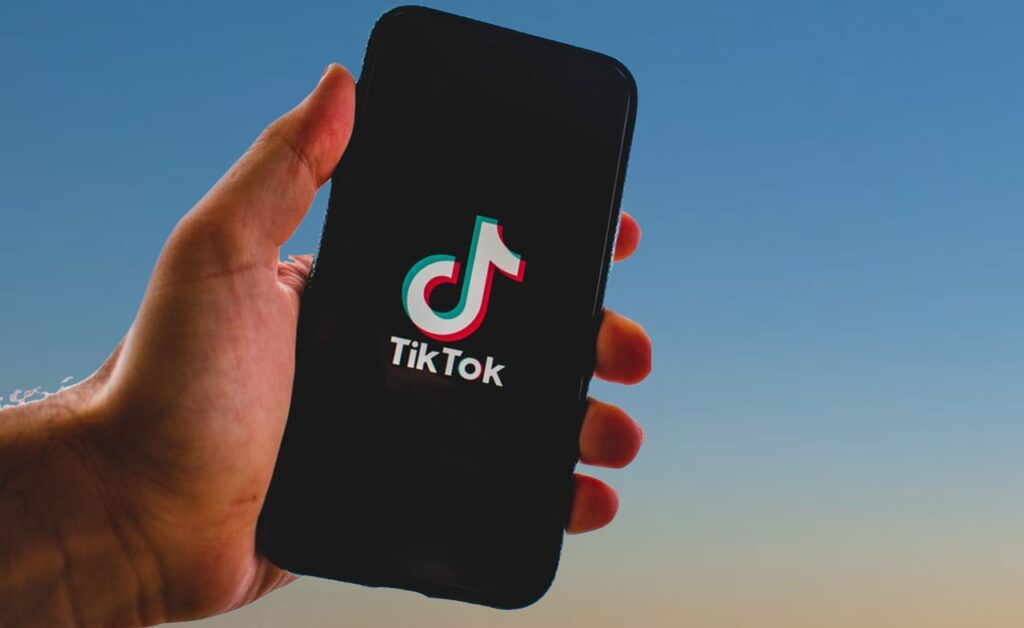 chytrý telefon (aplikace TikTok)