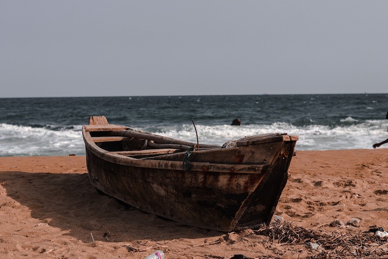 Togo - loďka na pláži