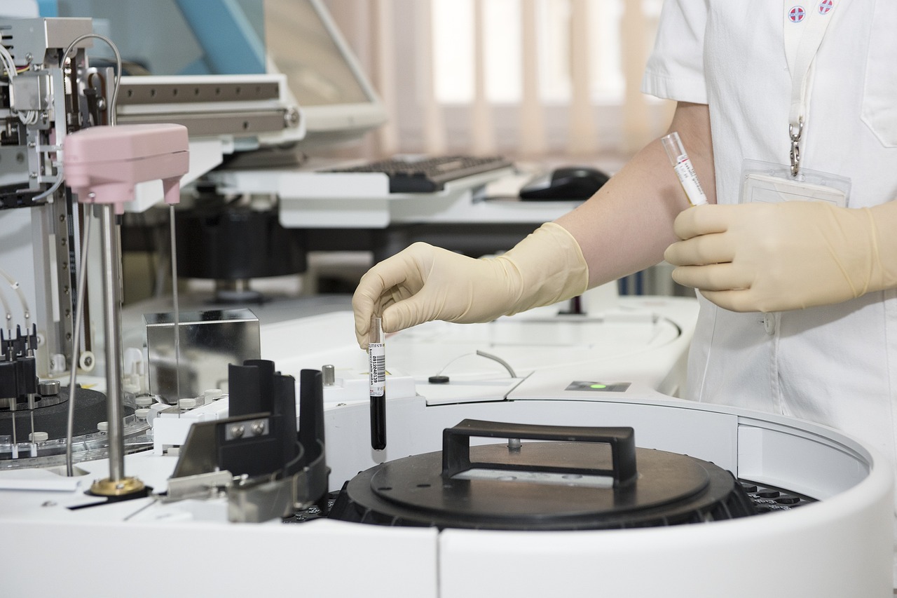 laboratoř (testovací centrum, odběr vzorku)