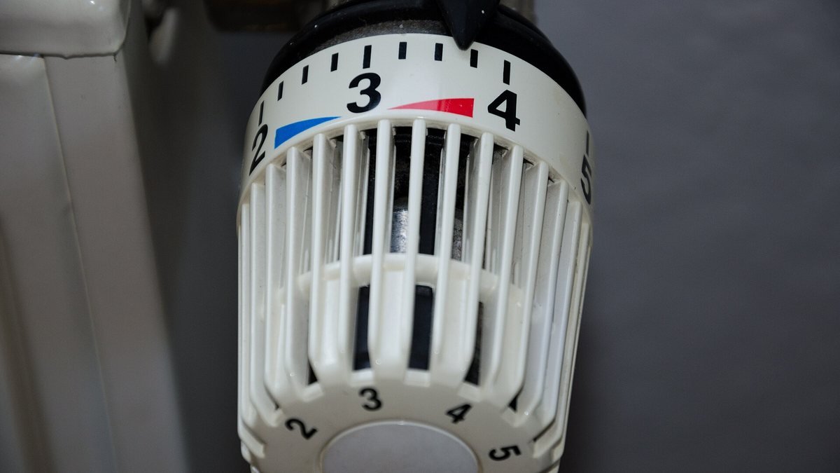 Termostatická hlavice se stupnicí od 1 do 5 pro nastavení teploty v místnosti